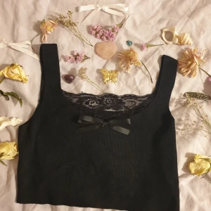 🎀Linne🎀 - Svart linne med spets från Shein i storlek s.