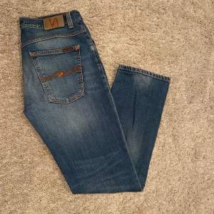 Nudie jeans | Grim Tim | Storlek: 34/30 | Slim fit | Blå färg | Skick: 9/10 | Hör gärna av dig vid frågor och funderingar ⭐️