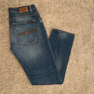 Nudie jeans | Grim Tim | Storlek: 34/30 | Slim fit | Blå färg | Skick: 9/10 | Hör gärna av dig vid frågor och funderingar ⭐️