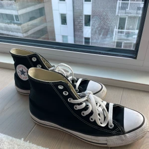 Converse  - Använda men inte slita på något sätt.  Stl 41. 