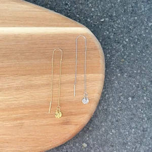 Lång kedja örhänge - Information på bild 2 👉🏻  65kr/st, ett par för 110kr frakt ingår! 💌 Instagram - Vikiicom