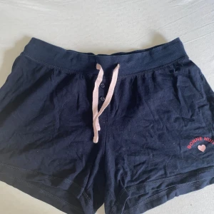  Mys shorts - Sköna pyjamas shorts från Esmara. Nästan aldrig använda, fint skick.