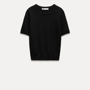 Zara slätstickad bastopp  - Kortärmad fin stickad tröja storlek M Aldrig använd Nypris 299kr Pris kan diskuteras vid snabb affär!❤️