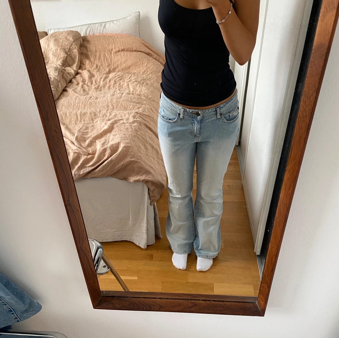 Lågmidjade flared jeans