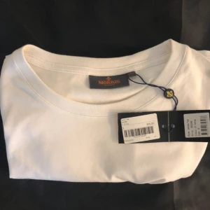 Morris  - Helt ny oanvänd  Morris  Storlek S  Behöver tvättas innan användning  Har endast testat den aldrig använt  Eller tvättat  Med prislap 