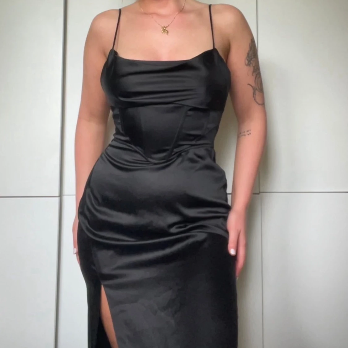 Vacker klänning med korsett