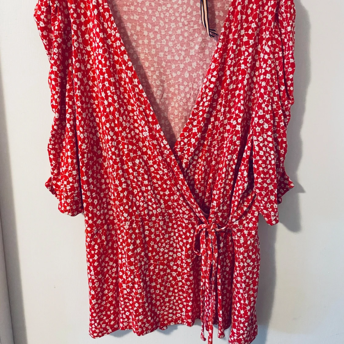 Rödprickig blus  - 90