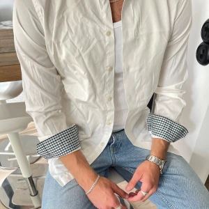 Eton kostymskjorta - Väldigt bra skick och sparsamt använd 