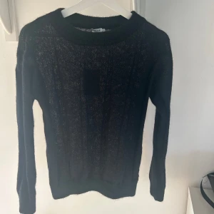 Stickad tröja  - Strl S