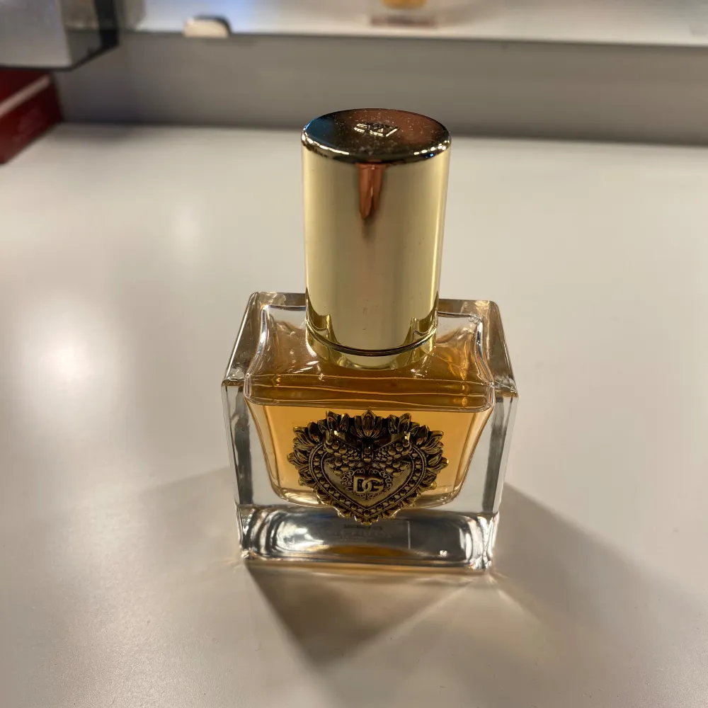 Dolce & Gabbana Devotion 30ml. Säljer då dotfen inte passade mig, har används någon enstaka gång. Nypris 995kr 😊. Skönhet.