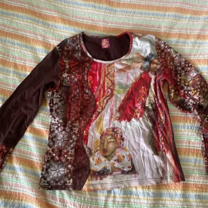 Detaljerad långärmad - Storlek 44 men mer 42