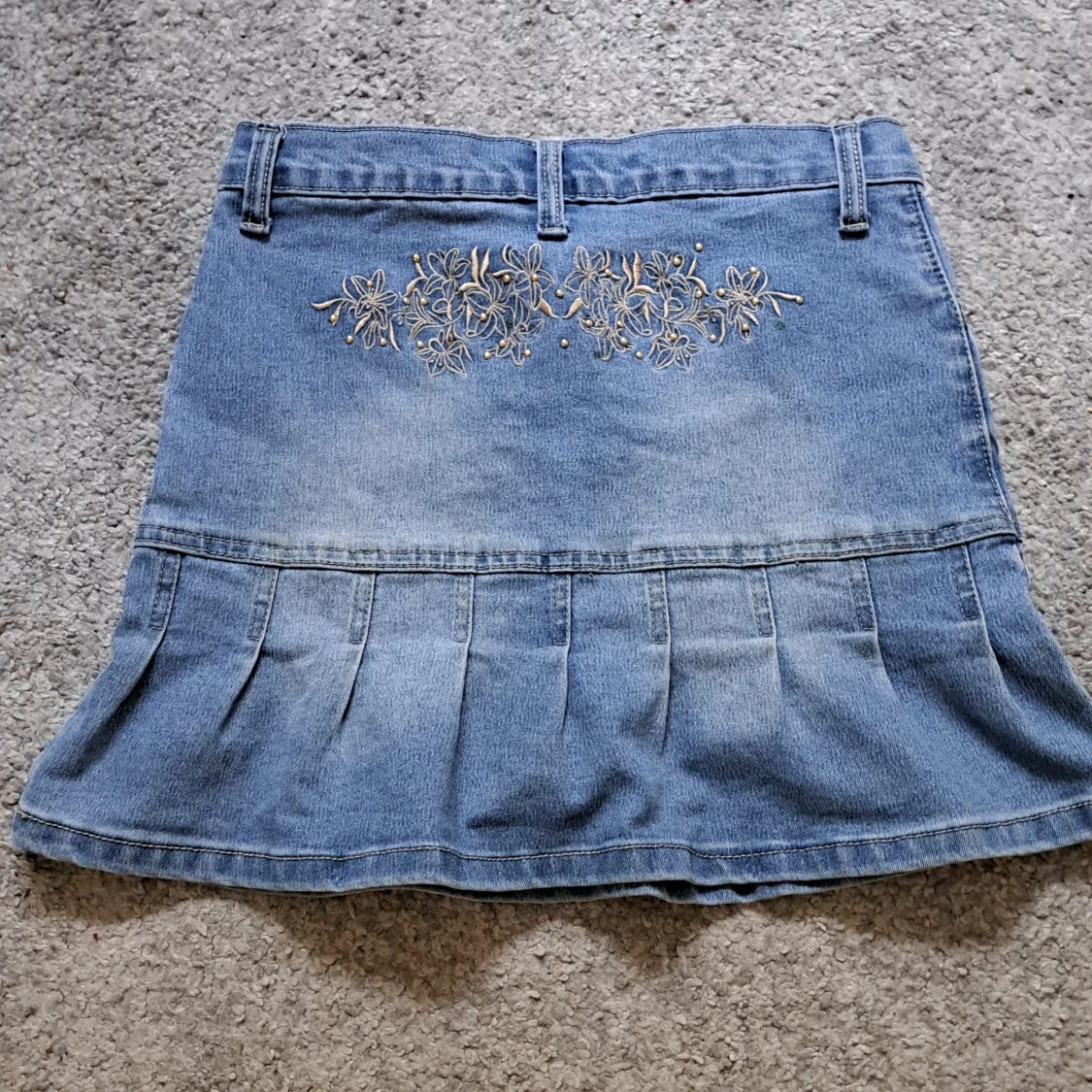 Jeanskjol med broderi - 1