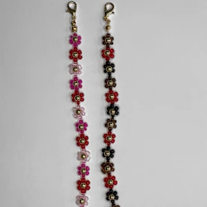 Blommiga Armband🥀🥀 - Längd: 15 - 22 cm. Super fina armband 🥀🥀