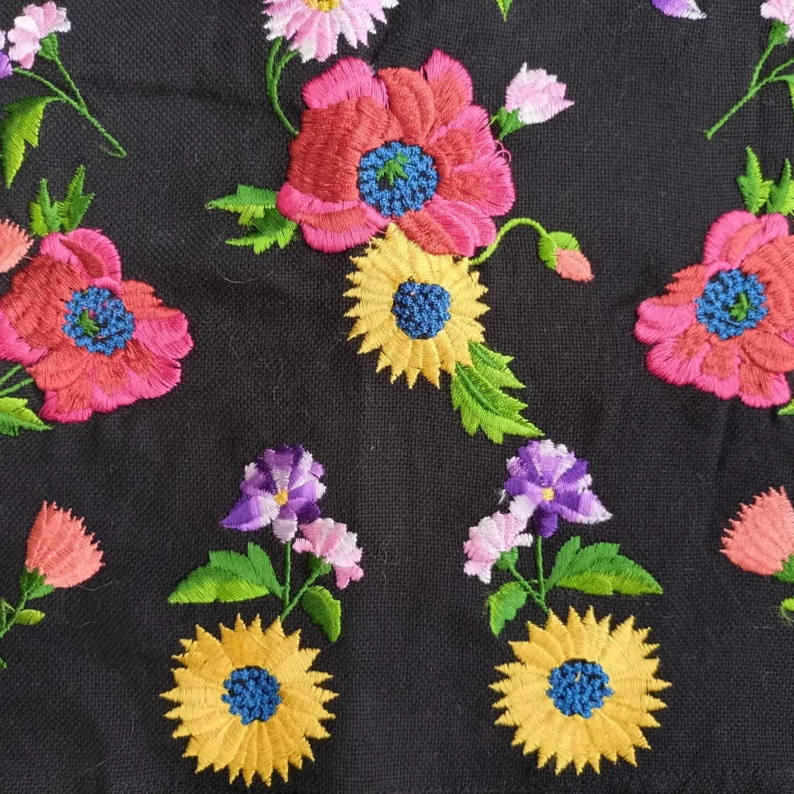 Svart kjol med blommigt mönster från Topshop - 90