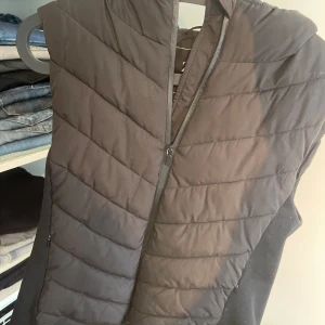 Zara Väst - Använd några gånger