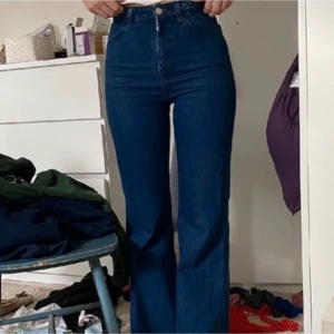 & other stories jeans - Så snygga jeans som tyvärr är för små för mig 💙💙