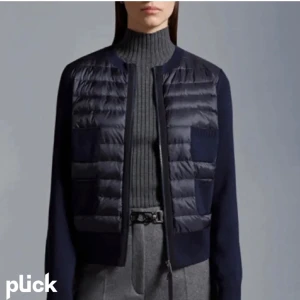 SÖKER - Söker en moncler cardigan