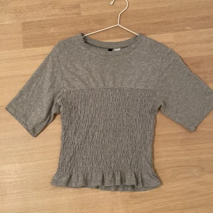 Söt tröja😻 - Söt tröja från HM som jag köpt ny i butik och använt cirka 3 gånger. Mycket bra skick!!!!!