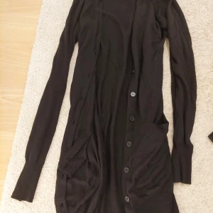 Kofta  - Svart långärmade kofta