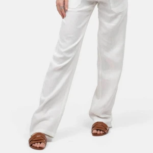 Linnebyxor  - Säljer mina jättesnygga linnebyxor från Skagen Clothing, säljer då dom inte kommer till användning, fler bilder finns💕