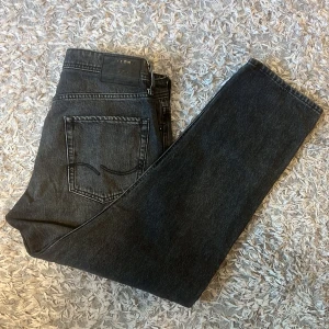 Jack&jones jeans - Säljer min Jack& Jones jeans Bra skick Storleken står andra bilden