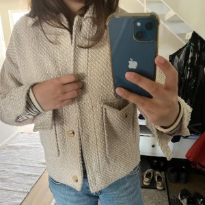 Vårjacka  - Söt vår jacka! Aldrig använd 💕