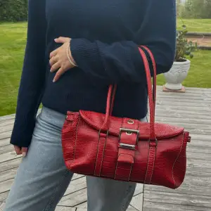 Vintage röd handväska