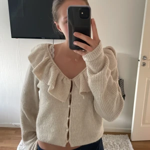 Söt stickad kofta  - Jätte fin tröja ifrån hm💕💕