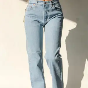 Första bilden är lånad! Ett par levi’s jeans i modellen 501 i superbra skick. Storlek 23x32