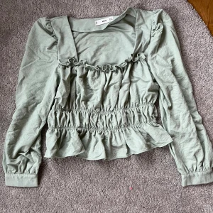 Blus - Blus perfekt till sommaren. 