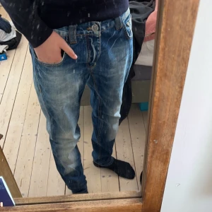 Limited edition PHILIPP PLEIN jeans  - Säljer nu mina Limited Edition PHILIPP Plein jeans då de inte längre kommer till användning. De är i 10/10 skick och har inga tecken på användning. Storlek:33 Nypris: ca 5000 kr Mitt pris: 499 Priset är inte hugget i sten 