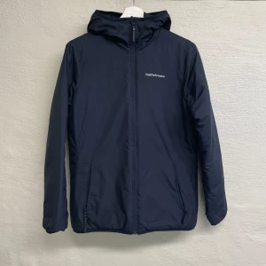 Peak performance  - Peak performance jacka i storlek S.