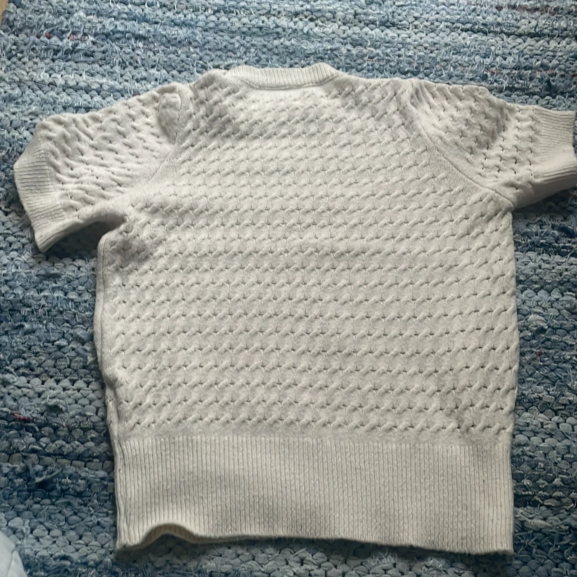Stickad kortärmad  - 90