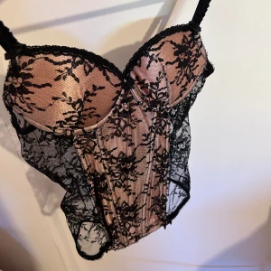 Rosa korsett  - Jättefin rosa korsett💗använt 1 gång