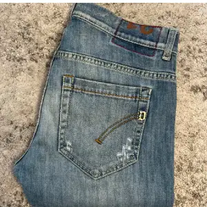 Ett par feta dondup jeans i 9/10 skick, Använda några gånger bara. Pris kan diskuteras vid snabb affär.