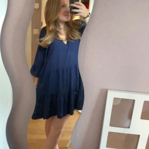 Marin blå klänning  - Super fin marinblå klänning till sommaren💗💗 