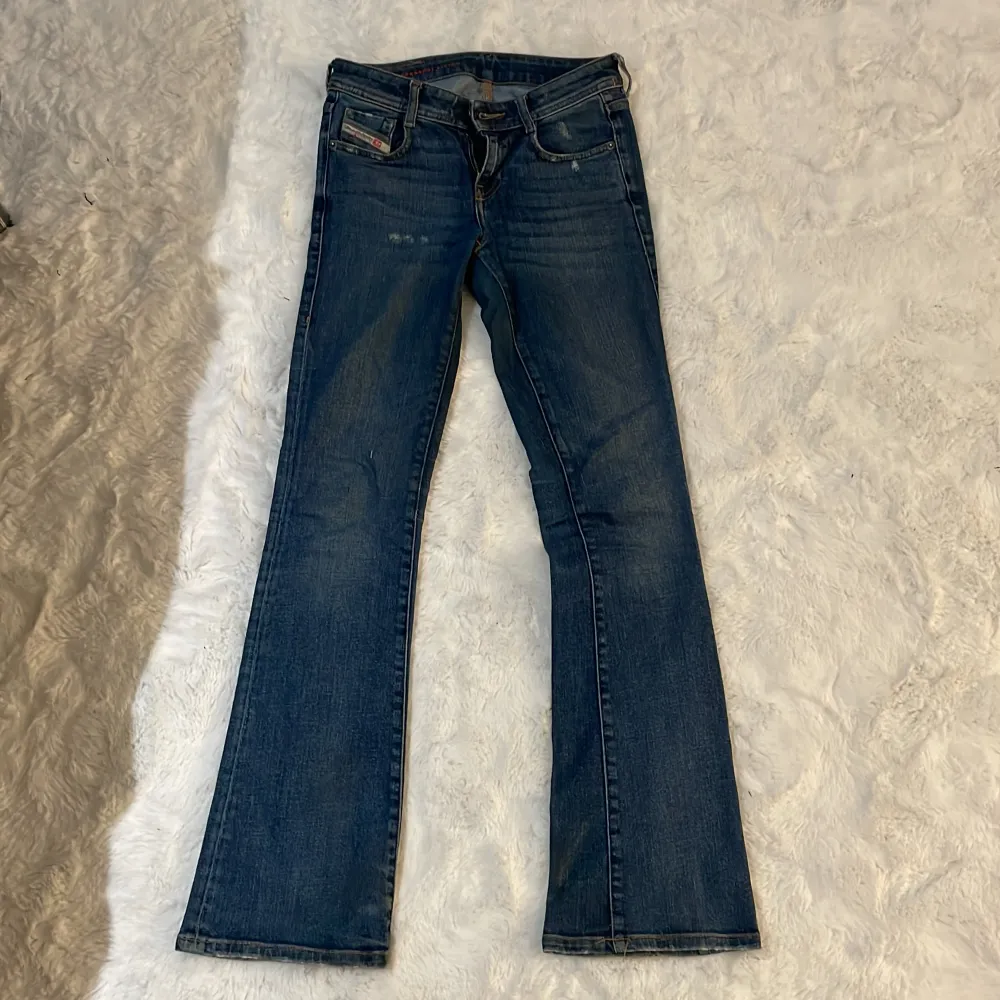 SUPERsnygga, slutsålda dieseljeans! Storlek 24 i midja, nypris 1800. Jeans & Byxor.