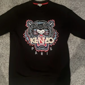 Kenzo Paris tröja - Bra skick! Inte använd överdrivet mycket. 