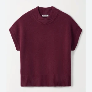 SÖKER!! - Jag söker denna tröjan i från Soft Goat i färgen Bordeaux i storlek S-M men helst S.  Redo att betala ett bra pris för den ifall du känner att du vill sälja, hör gärna av dig