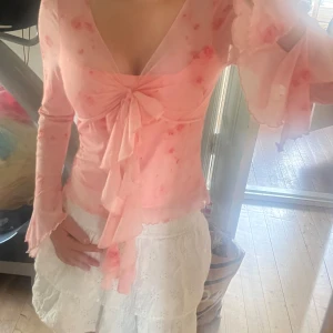 Finaste tröjan✋🏼❤️ - Säljer då den inte passar min stil men super gullig! Skön och dotter jätte bra❤️❤️! Om ni är intresserade så skicka och så kan vi prata om priset , passar både xs s och m 