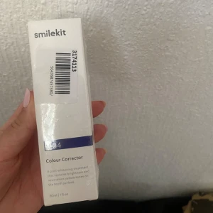 Smilekit - Säljer en color correction från smile kit, har 3 st andra ifall någon är intresserad, helt oöppnade