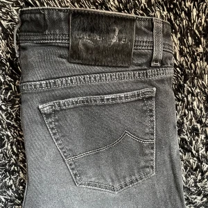 Jacob Cohen Jeans  - Tjena, säljer ett par feta Jacob Cohen Jeans. Skick 9/10 inga defekter. Modell 688 och W33. Bara att höra av sig vid funderingar!