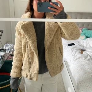 Perfekt höstjackan!! - Så fin teddyjacka❤️