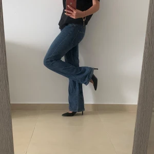 Lågmidjade Jeans - Lågmidjade ursnygga jeans, från American Rag i storlek W25 L32