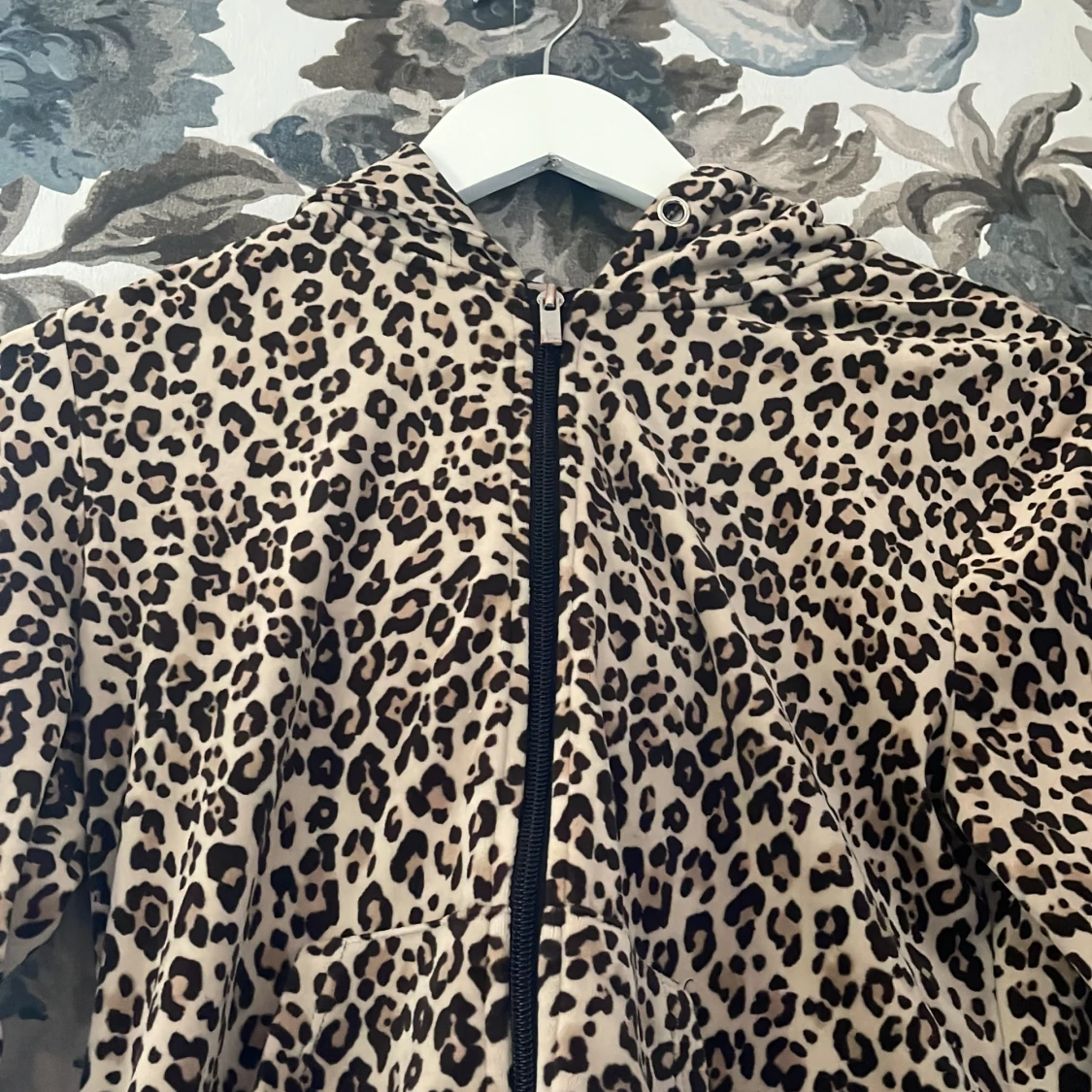 Leopard mönstrad tjocktröja  - 90