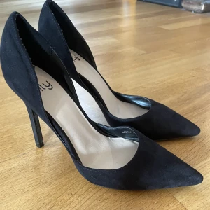 Klackar Nelly - Pumps från Nelly i storlek 36. Fint skick💕✨