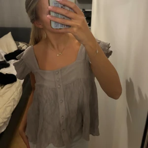 Blus - Knappt använd tröja i superbra skick 💗skriv privat för fler bilder eller frågor 💗