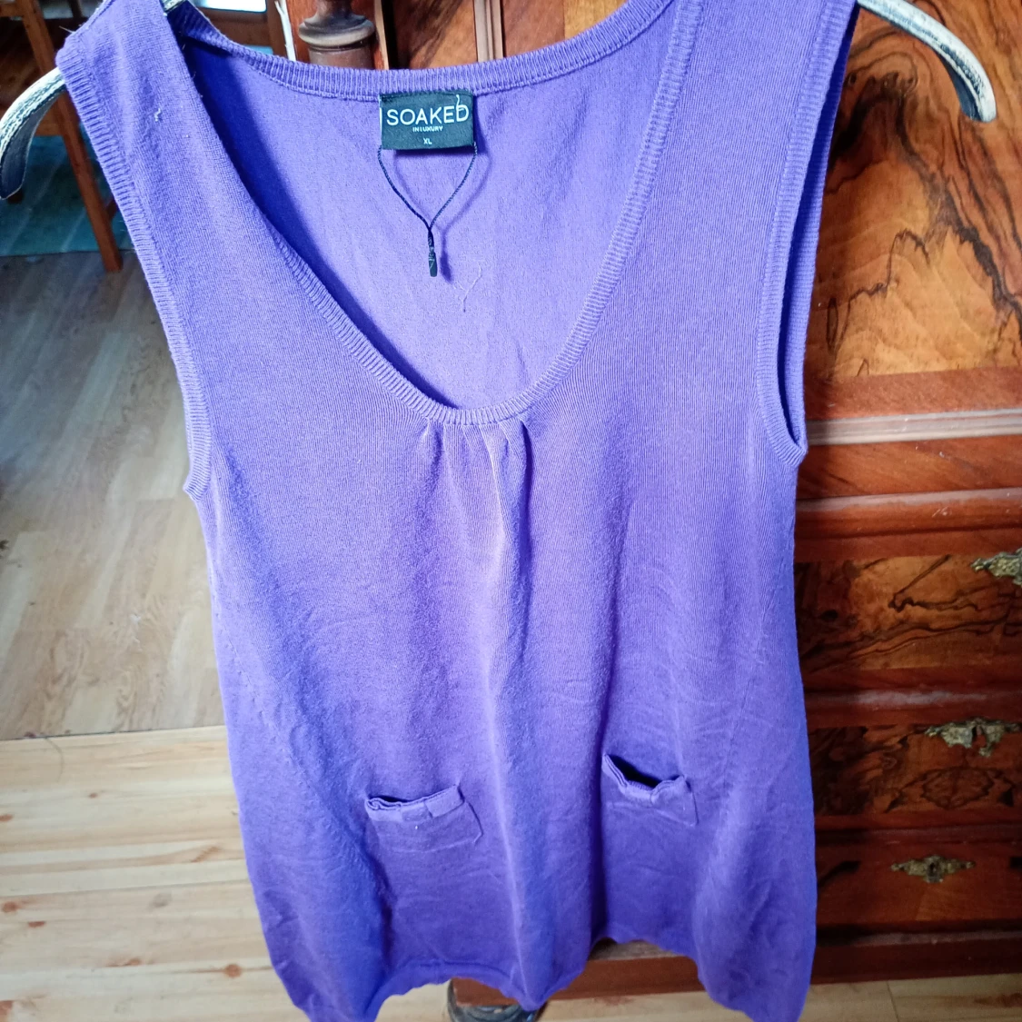 Kort klänning syrenlila stl XL med fickor fram. - 91