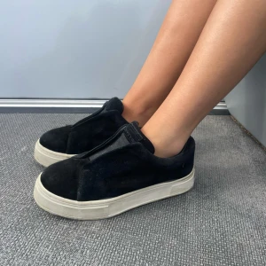 Eytys skor - Eytys skor i bra skick som har använts varsamt. Fortfarande av bra kvalité och endast otydliga slitningar framme vid tån som blir💞 nypris 2000kr