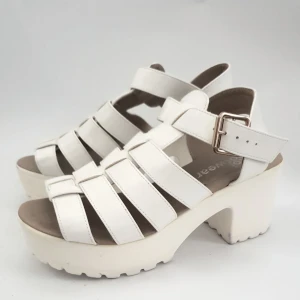 Vita sandaletter - Strlk 37